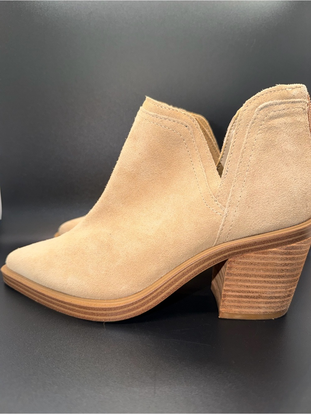 Vince Camuto Camel Suede Ankle Bootie Size 6 Pointed Toe Heel Zipper